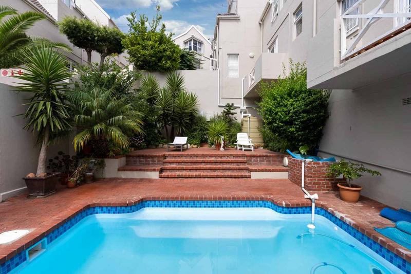 2 Bedroom Property for Sale in Sea Point Western Cape